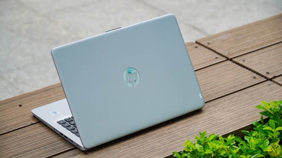 Laptop nào đáng mua nhất với giá dưới 15 triệu đồng dùng để học tập?