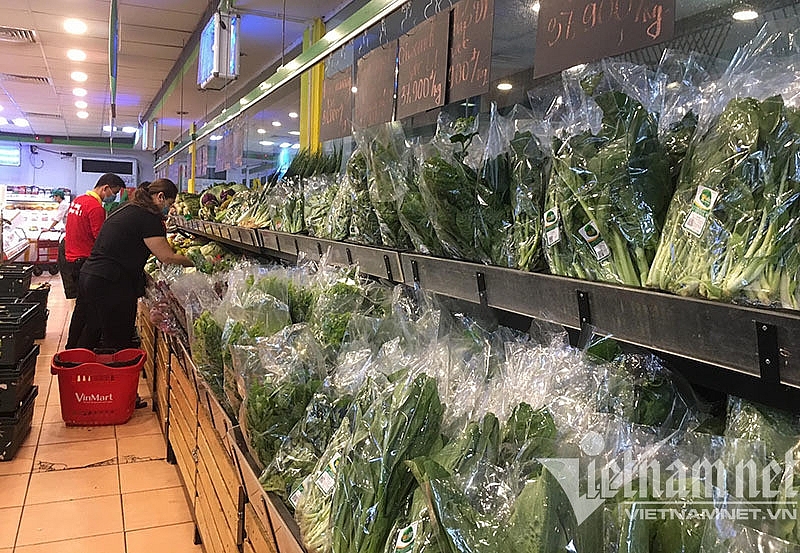 Người tiêu dùng cảm thấy bất an với chất lượng rau sạch trong các hệ thống siêu thị (ảnh: Tâm An)