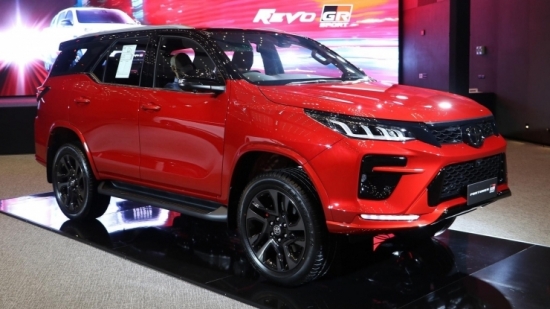 Giá xe Toyota Fortuner tháng 10/2022: Giá cực đẹp, KIA Sorento có lý do để “kém vui”
