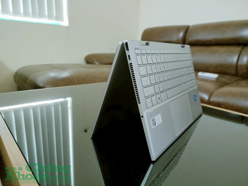 Laptop HP Pavilion X360: Dòng máy tính tích hợp 2 trong 1 khiến dân văn phòng 