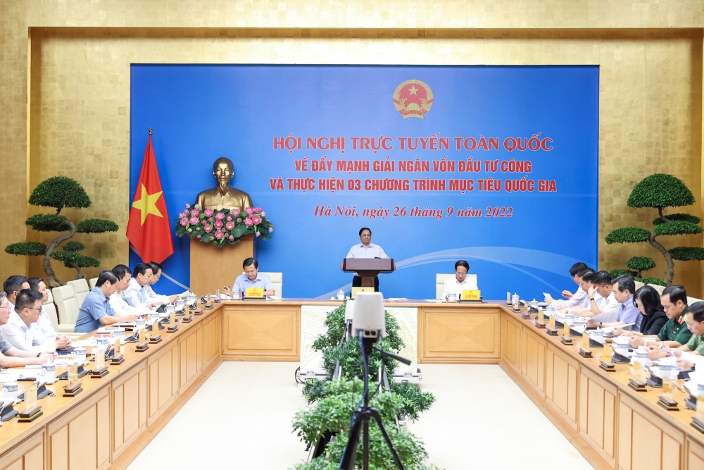 Thủ tướng Phạm Minh Chính chủ trì Hội nghị trực tuyến toàn quốc về đẩy mạnh giải ngân vốn đầu tư công và thực hiện 3 Chương trình mục tiêu quốc gia (Ảnh: VGP)