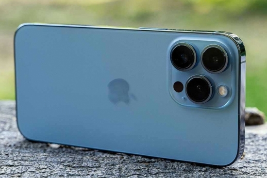 iPhone 13 Pro Max "siêu sale" rẻ chưa từng có: Nguy cơ mất danh hiệu "máy sang"