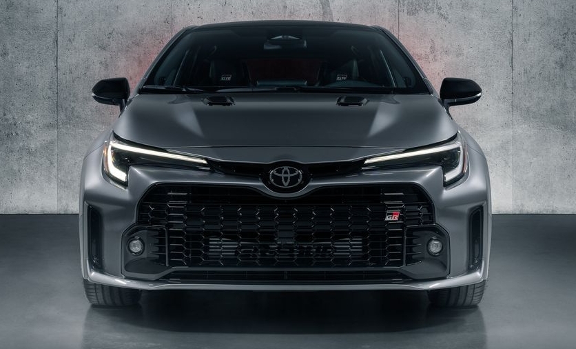 Toyota GR Corolla 2023 ra mắt với động cơ cực mạnh: 