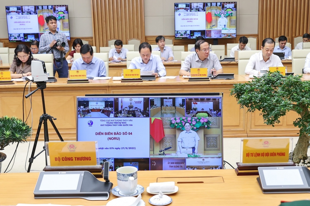 Thủ tướng Phạm Minh Chính chủ trì cuộc họp trực tuyến về ứng phó khẩn cấp với bão số 4