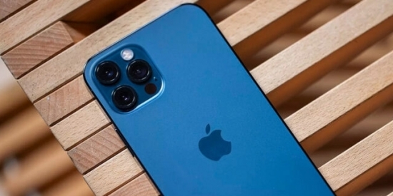 Giá iPhone 12 Pro Max lại "tạo đáy" mới: "Rẻ hôm nay là đắt của ngày mai"