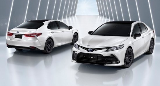 Toyota Camry 2022 ra mắt phiên bản kỷ niệm 60 năm: "Đặc biệt hơn - Sang trọng hơn - Đẳng cấp hơn"