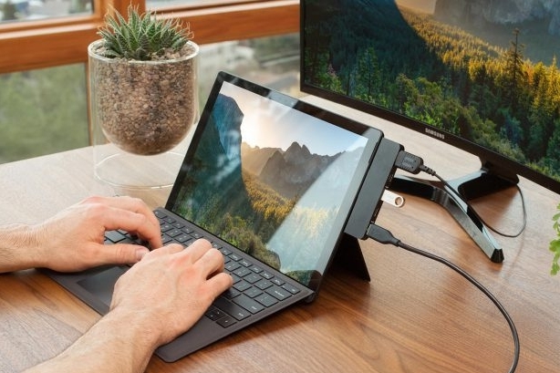 Sở hữu thiết kế bền bỉ cùng cấu hình mạnh mẽ từ laptop Surface Pro 7