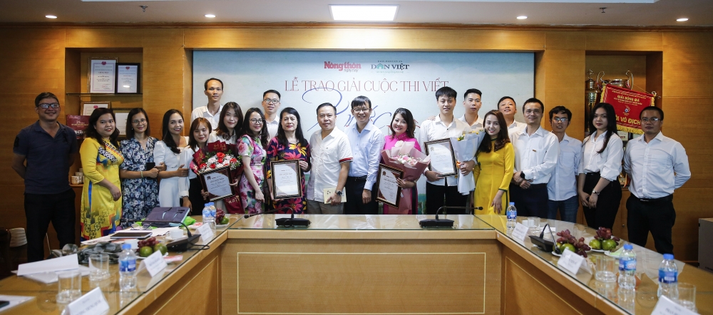 Từ 700 bài viết gửi về, Ban Tổ chức Cuộc thi Ký ức Hà Nội đã chọn ra 10 tác phẩm xuất sắc nhất để trao giải.