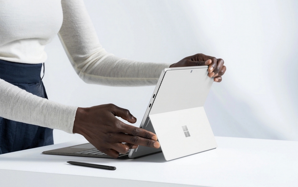 Laptop Microsoft Surface: Sự lựa chọn số 1 cho giới văn phòng