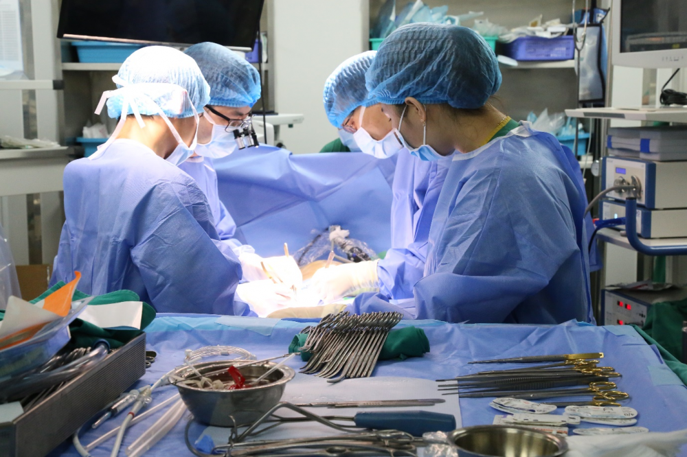 Bệnh viện tuyến tỉnh đầu tiên thực hiện thành công phẫu thuật nội soi vá lỗ thông liên nhĩ