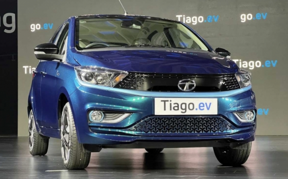 Tata Tiago EV “chốt đơn” 10.000 xe ngày ra mắt, Hyundai i10 “không rét mà run”