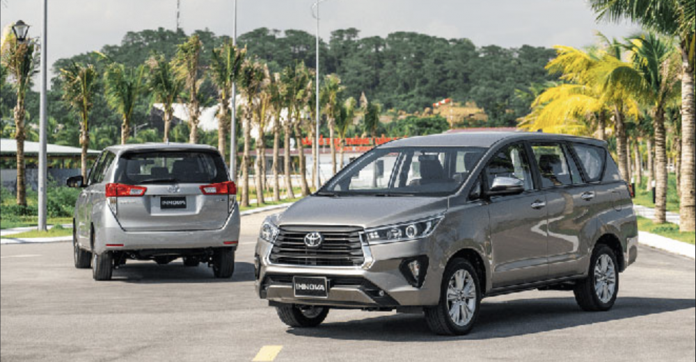 Bảng giá xe Toyota Innova 2022 nửa cuối tháng 10: Tặng “quà khủng”, khó cho Mitsubishi Xpander