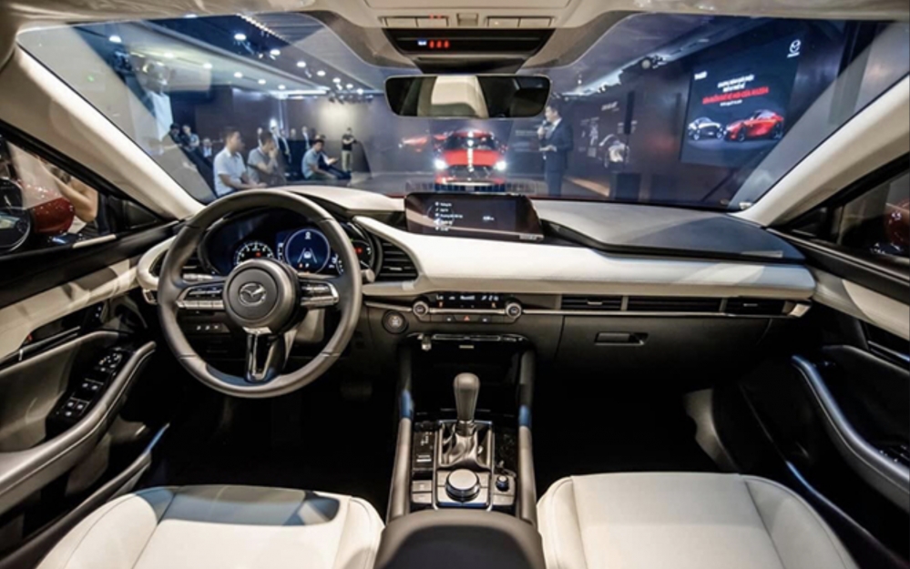 Giá xe Mazda3 mới nhất tháng 10/2022: Tung ưu đãi khủng khiến Kia K3 “chạnh lòng”