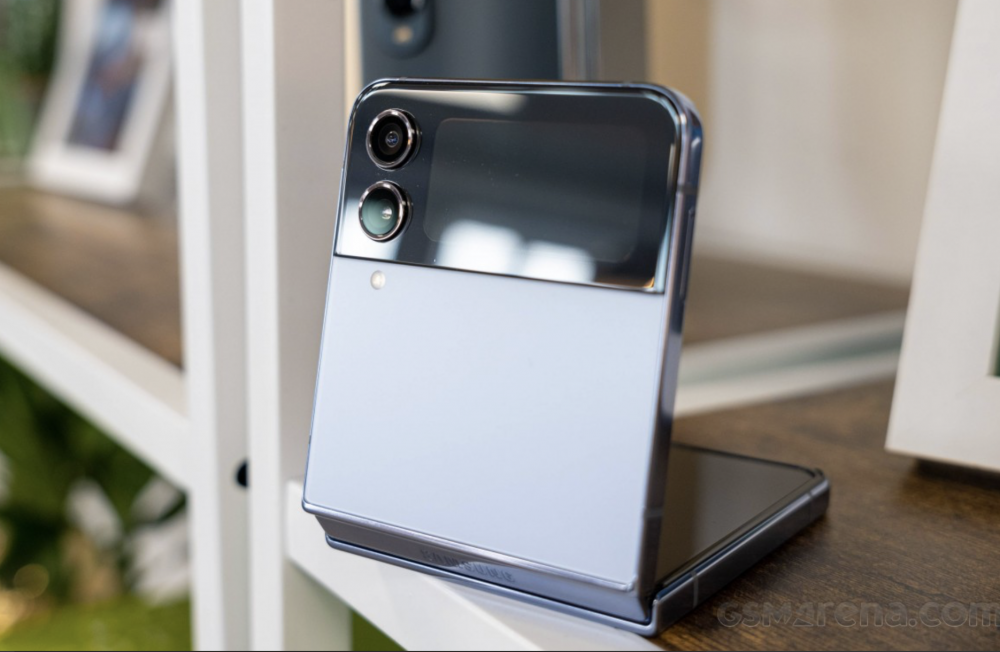 Galaxy Z Flip 4 bất ngờ giảm mạnh giá cuối tháng 11: "Thời tới" với các fan Samsung