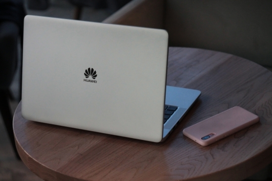 Huawei Matebook D14 - Laptop giá rẻ, ấn tượng từ mọi góc nhìn