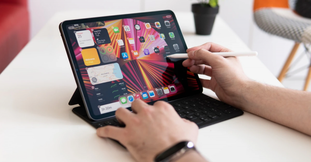 Cập nhật giá iPad Pro M1 cuối tháng 10/2022: Giảm sập sàn, Galaxy Tab S8 Ultra ‘chào thua’