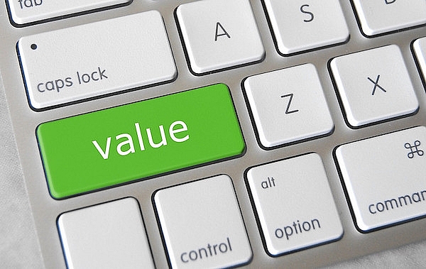 Tìm hiểu về bẫy giá trị, phương pháp để tránh rơi vào bẫy giá trị
