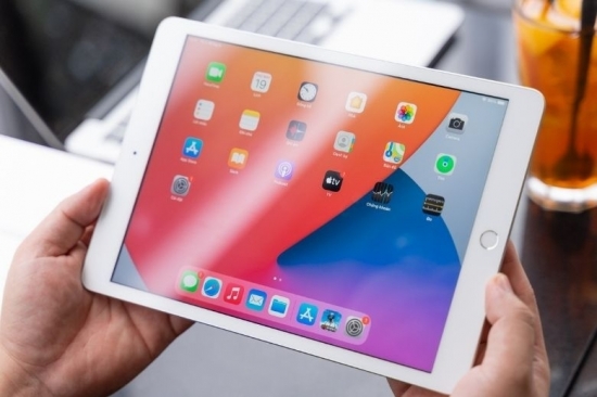 iPad Gen 8 32GB “đốn tim” các fan khi giảm cực đậm: Cuộc chơi lớn nhà Apple
