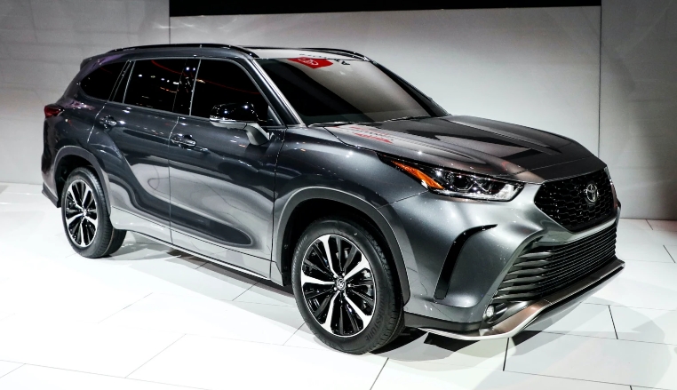 Toyota Highlander 2024 đúng như tên gọi: Thiết kế dài và to, khách "khen hết lời"