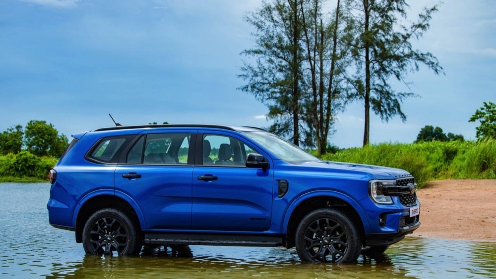 Bảng giá Ford Everest ngày 30/10/2022: Khuyến mại lớn tại các đại lý