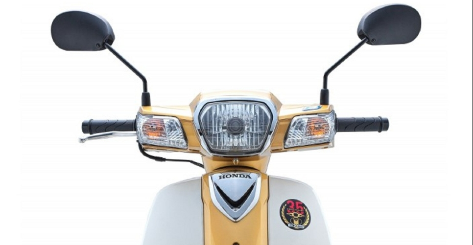"Huyền thoại" xe máy số nhà Honda tái xuất với phiên bản "vàng 9999": Giá rẻ "như thanh lý"