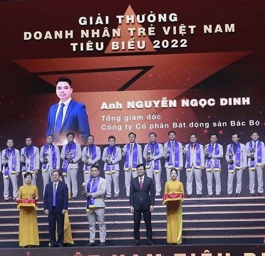 Thanh Hóa: 3 doanh nhân trẻ được vinh danh tại lễ trao Giải thưởng Sao Đỏ 2022