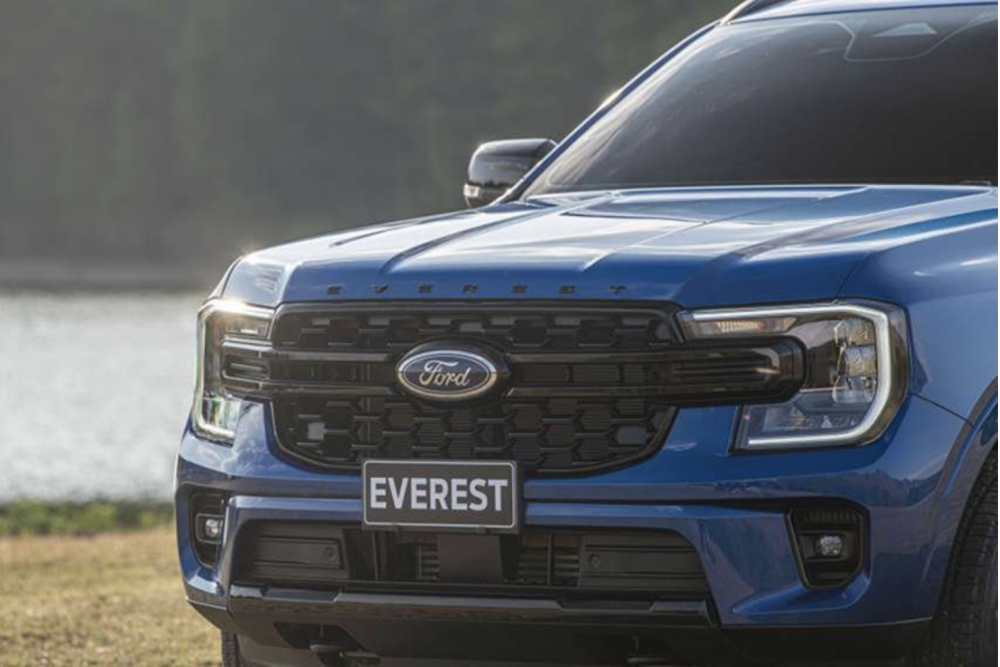 Cập nhật giá xe Ford Everest mới nhất tháng 11/2022: Honda CR-V gặp "đối thủ lớn"