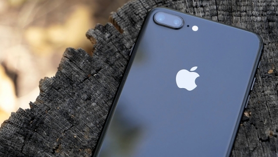Giá iPhone 8 mới nhất giữa tháng 11: Đẳng cấp còn đó, giá rẻ đến "hoang mang"