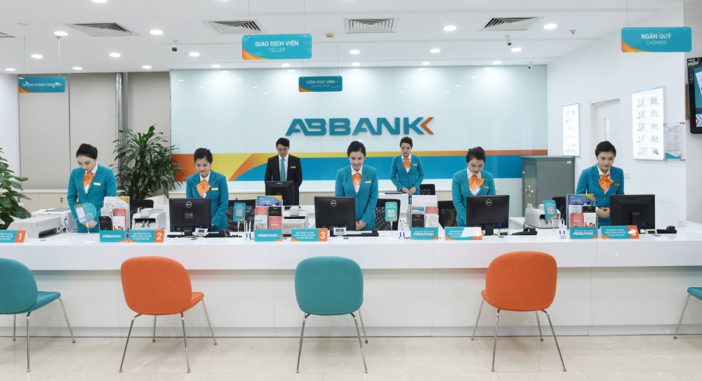 Với giải pháp này, khách hàng của ABBANK có thể được hỗ trợ tra cứu tên, số tài khoản người thụ hưởng trước khi gửi yêu cầu chuyển tiền quốc tế. 