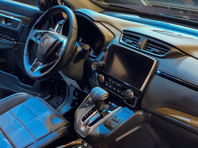 Bảng giá ô tô Honda CR-V mới nhất ngày 16/11/2022: Quá rẻ, Hyundai Tucson vào thế khó