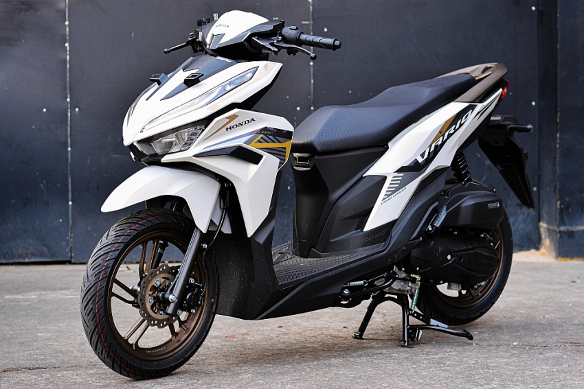 Trong tầm giá 50 triệu đồng, nên mua xe máy tay ga Honda hay Yamaha?