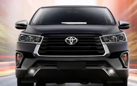 Toyota Innova 2023 chính thức ra mắt, giá bán khiến Mitsubishi Xpander "đứng ngồi không yên"