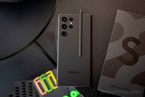 Giá Galaxy S22 Ultra vừa lập "kỷ lục rẻ": "Chiến binh" mạnh mẽ nhất nhà Samsung