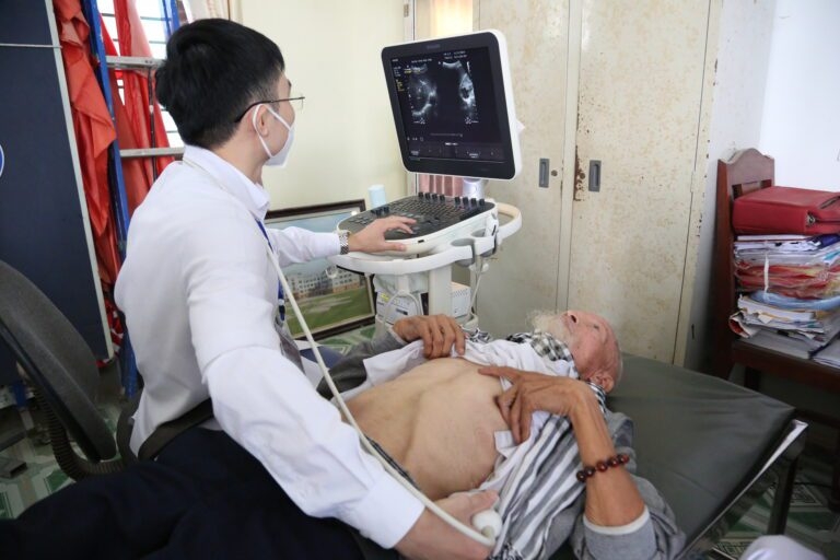 Chương trình khám bệnh, chăm sóc sức khỏe người cao tuổi Xã Yên Sơn, Huyện Thanh Sơn
