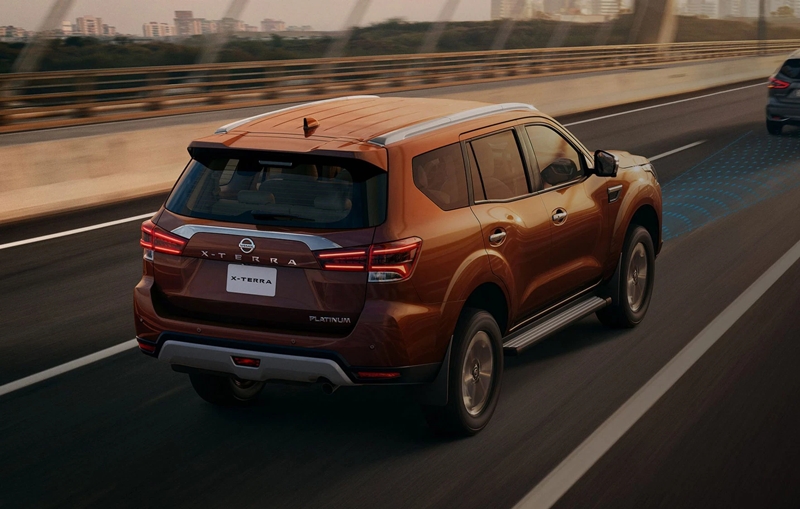 Giá xe Nissan Terra mới nhất cuối năm 2022: Mazda CX-8 "có lý do để lo lắng"