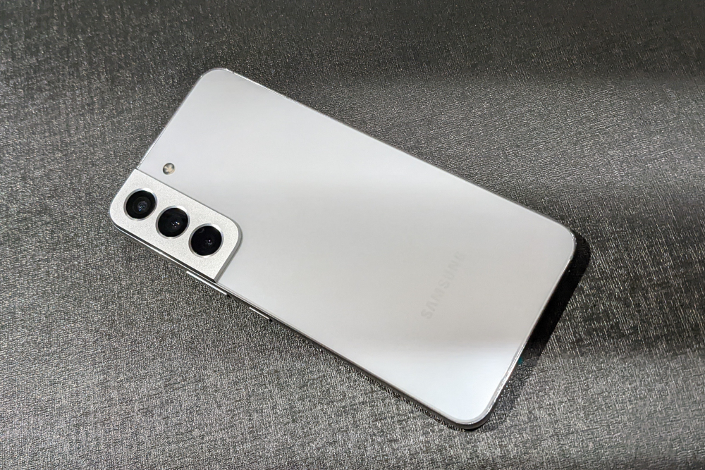 Samsung Galaxy S22 rẻ “ngỡ ngàng” với “nội thất” hàng đầu: Sao cứ phải mua iPhone 14?
