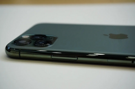 iPhone 11 Pro vừa "siêu sale" còn nửa giá: Liệu có đủ "ngon" để các fan "xuống tiền"?