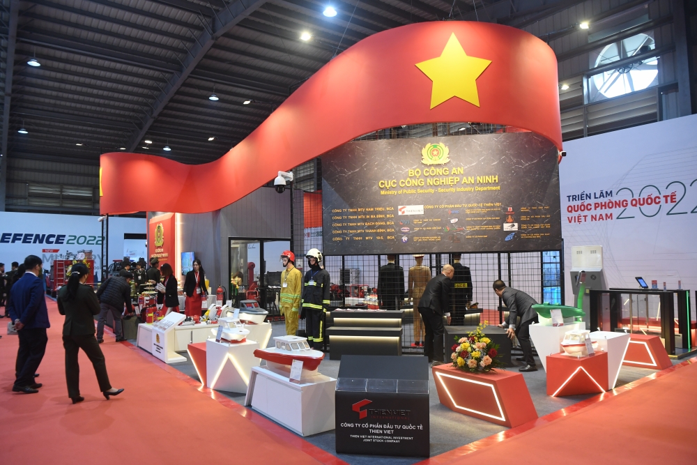 Cục Công nghiệp An ninh – Bộ Công an đã tổ chức trưng bày, giới thiệu 91 sản phẩm công nghiệp an ninh chuyên dụng, lưỡng dụng tại Triển lãm Quốc phòng quốc tế Việt Nam 2022 (VIETNAM DEFENCE 2022) tổ chức tại Sân bay Gia Lâm (Hà Nội) từ ngày 08/12 – 10/12/2022.