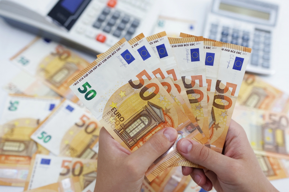 Tỷ giá Euro hôm nay 9/12/2022: Euro giảm mạnh tại các ngân hàng