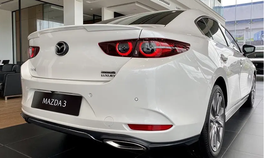 Bảng giá xe Mazda 3 mới nhất ngày 10/12: Ưu đãi “khủng” cuối năm, Kia K3 “lặng thinh”