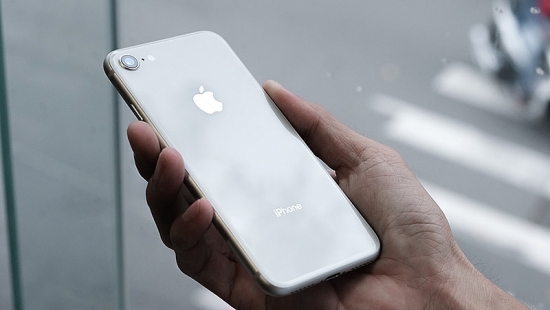 Giá iPhone 8 mới nhất ngày 13/12: Rẻ chưa từng có cho "siêu phẩm" một thời