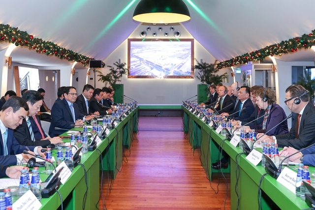 Thủ tướng Phạm Minh Chính đã dự tọa đàm với một số lãnh đạo doanh nghiệp, tập đoàn hàng đầu Hà Lan