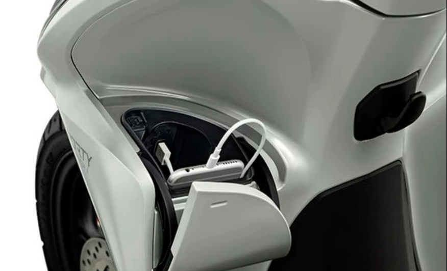 Giá xe Honda Vision 2023: Điều chỉnh tăng giá bán, đã có cổng sạc USB
