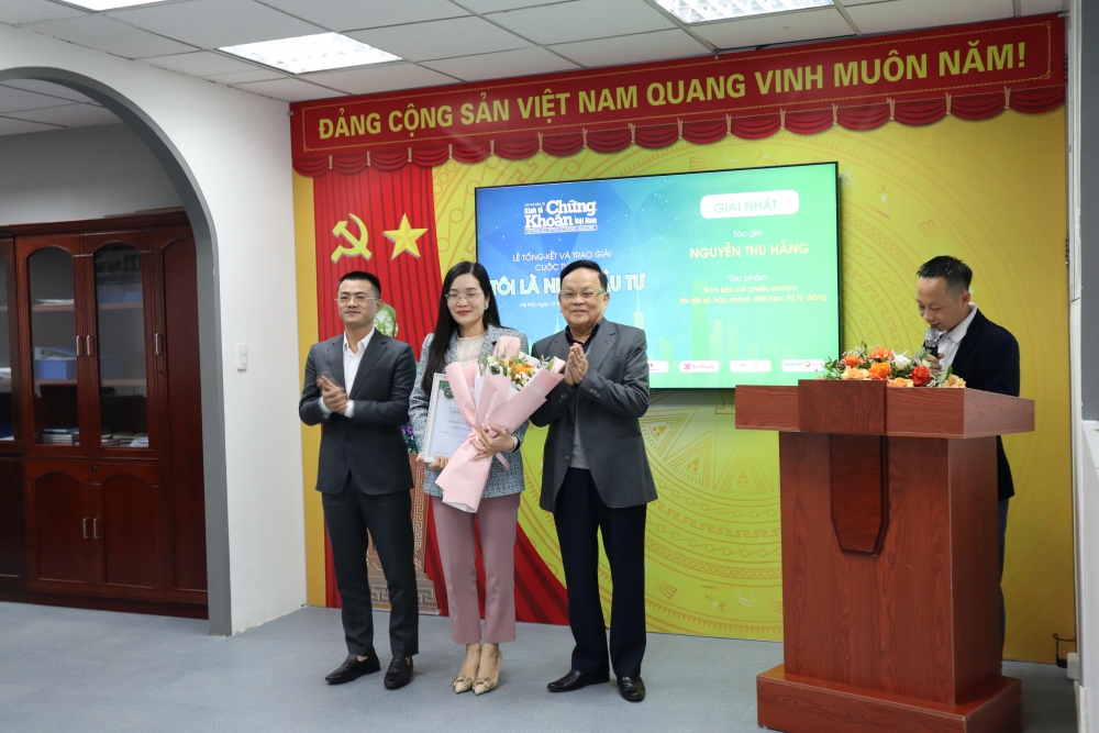 Tạp chí điện tử Kinh tế Chứng khoán Việt Nam tổng kết và trao giải cuộc thi viết “Tôi là Nhà đầu tư”