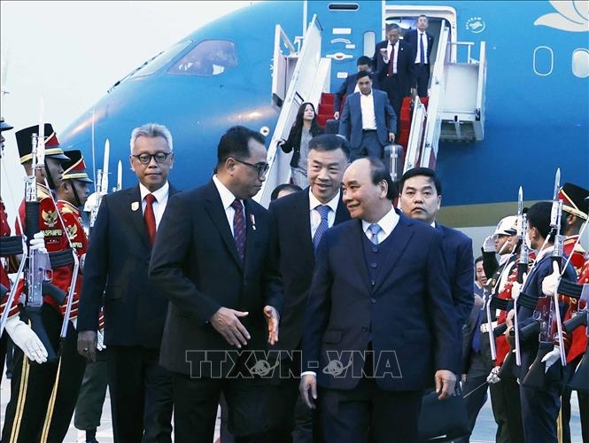 Chủ tịch nước Nguyễn Xuân Phúc bắt đầu chuyến thăm cấp nhà nước Indonesia. Ảnh: TTXVN