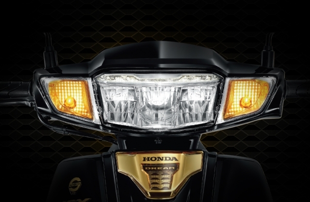 Honda Dream phiên bản "dát vàng" trình diện: Trang bị đỉnh cao, thiết kế đẳng cấp
