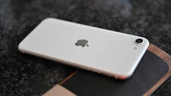 iPhone SE 3 tiếp tục "chung thủy" với anh em bình dân: Xứng danh "vua" iPhone giá rẻ