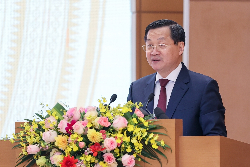 Phó Thủ tướng Lê Minh Khái trình bày dự thảo Nghị quyết. Ảnh VGP