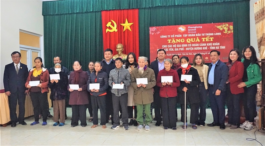 Các hộ dân xã Gia Phố và Lộc Yên được nhận quà từ Công ty CP Tập đoàn Đầu tư Thăng Long