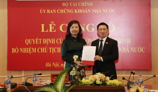 Bổ nhiệm bà Vũ Thị Chân Phương làm Chủ tịch Ủy ban Chứng khoán Nhà nước
